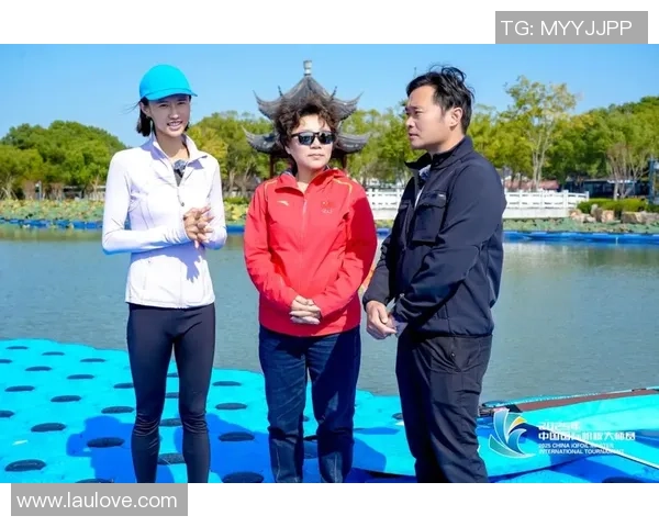 中国国际帆板大师赛市民探营日，奥运冠军零距离辅导爱好者